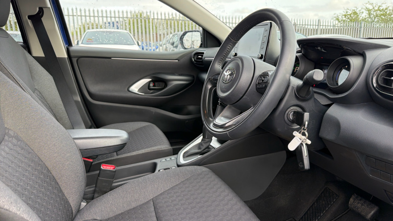 Toyota Yaris 1.5 Hybrid Design 5dr CVT Hybrid Hatchback